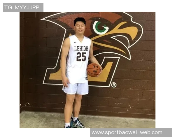 锡安赤膊上身展现惊人天赋NBL社媒热议他的强壮体魄与运动能力 锡安赤膊上身展现惊人天赋NBL社媒热议他的强壮体魄与运动能力