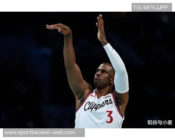 曾经的船长保罗回归首战表现平平仅得4分并送出4次助攻